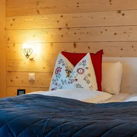 Fresh & Simple Near Apartment Gstaad