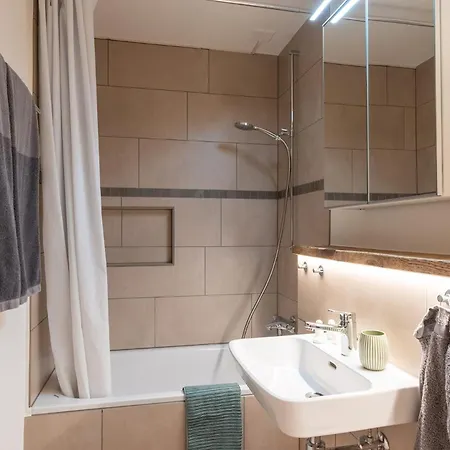 Fresh&simple Near Appartement Gstaad