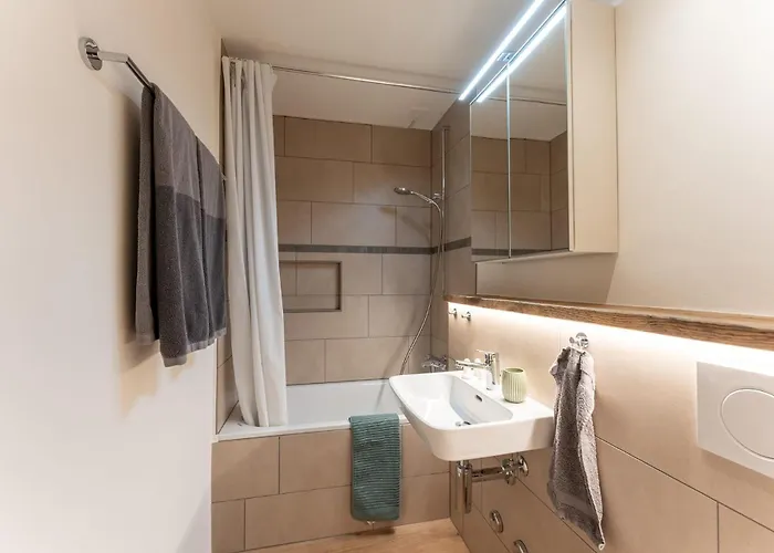 Lejlighed Basecamp - Renovated With Sunny Balcony By Heiti *