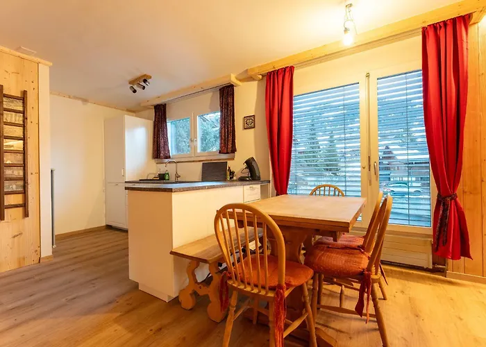 Lejlighed Basecamp - Renovated With Sunny Balcony By Heiti Gstaad