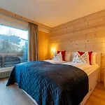 Basecamp - Renovated With Sunny Balcony By Heiti
